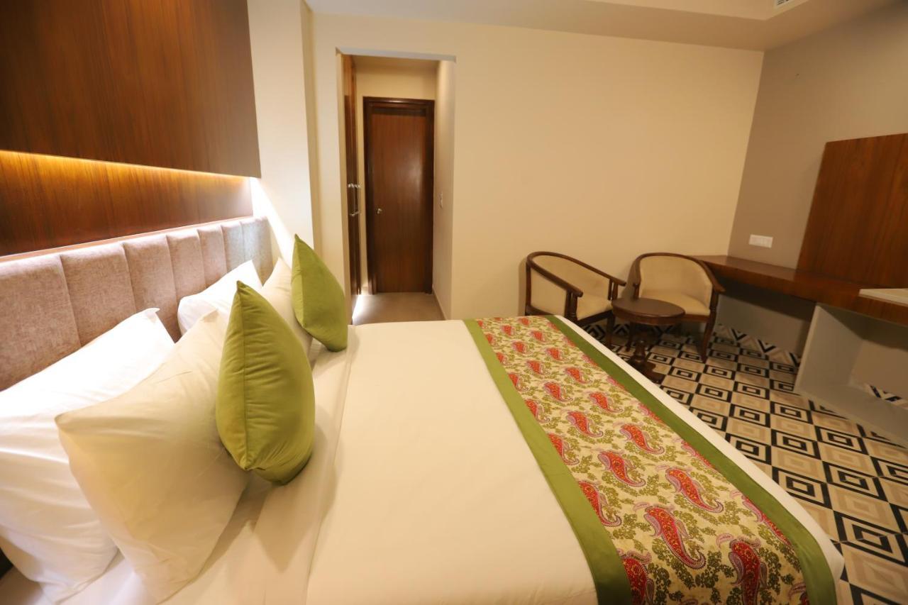Ip Royal Hotel - New Delhi Buitenkant foto