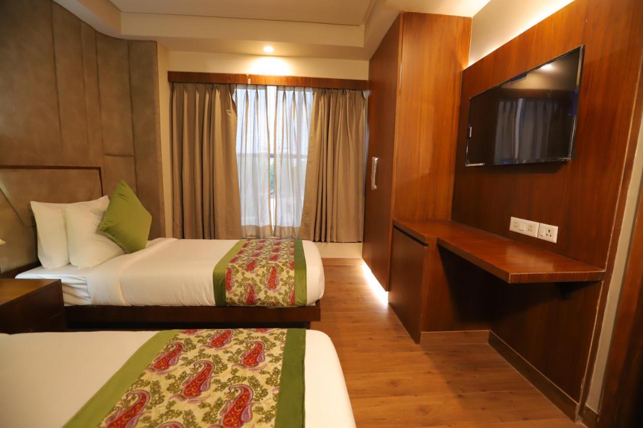 Ip Royal Hotel - New Delhi Buitenkant foto