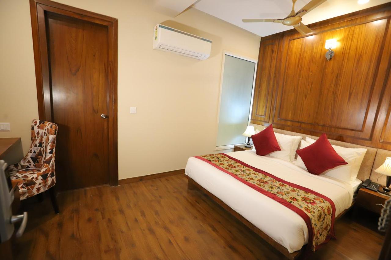 Ip Royal Hotel - New Delhi Buitenkant foto