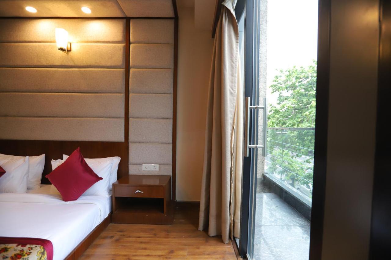 Ip Royal Hotel - New Delhi Buitenkant foto