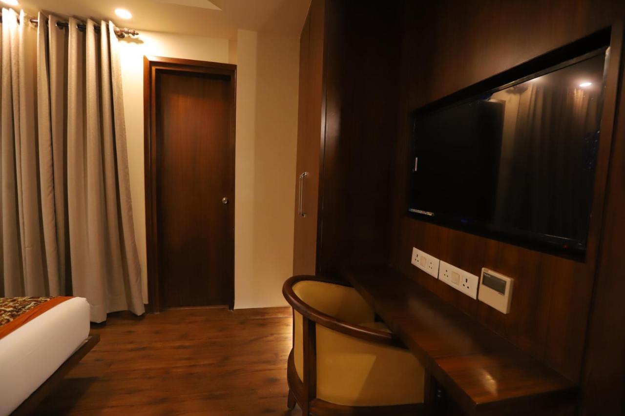 Ip Royal Hotel - New Delhi Buitenkant foto