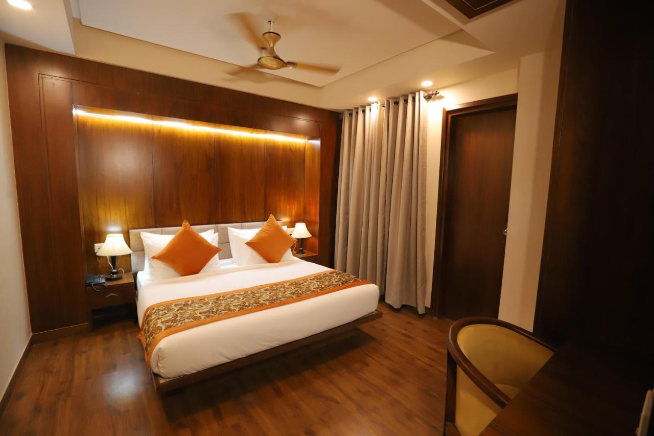 Ip Royal Hotel - New Delhi Buitenkant foto