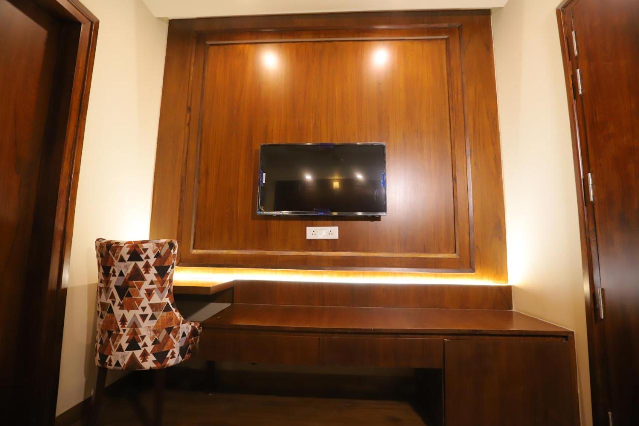 Ip Royal Hotel - New Delhi Buitenkant foto