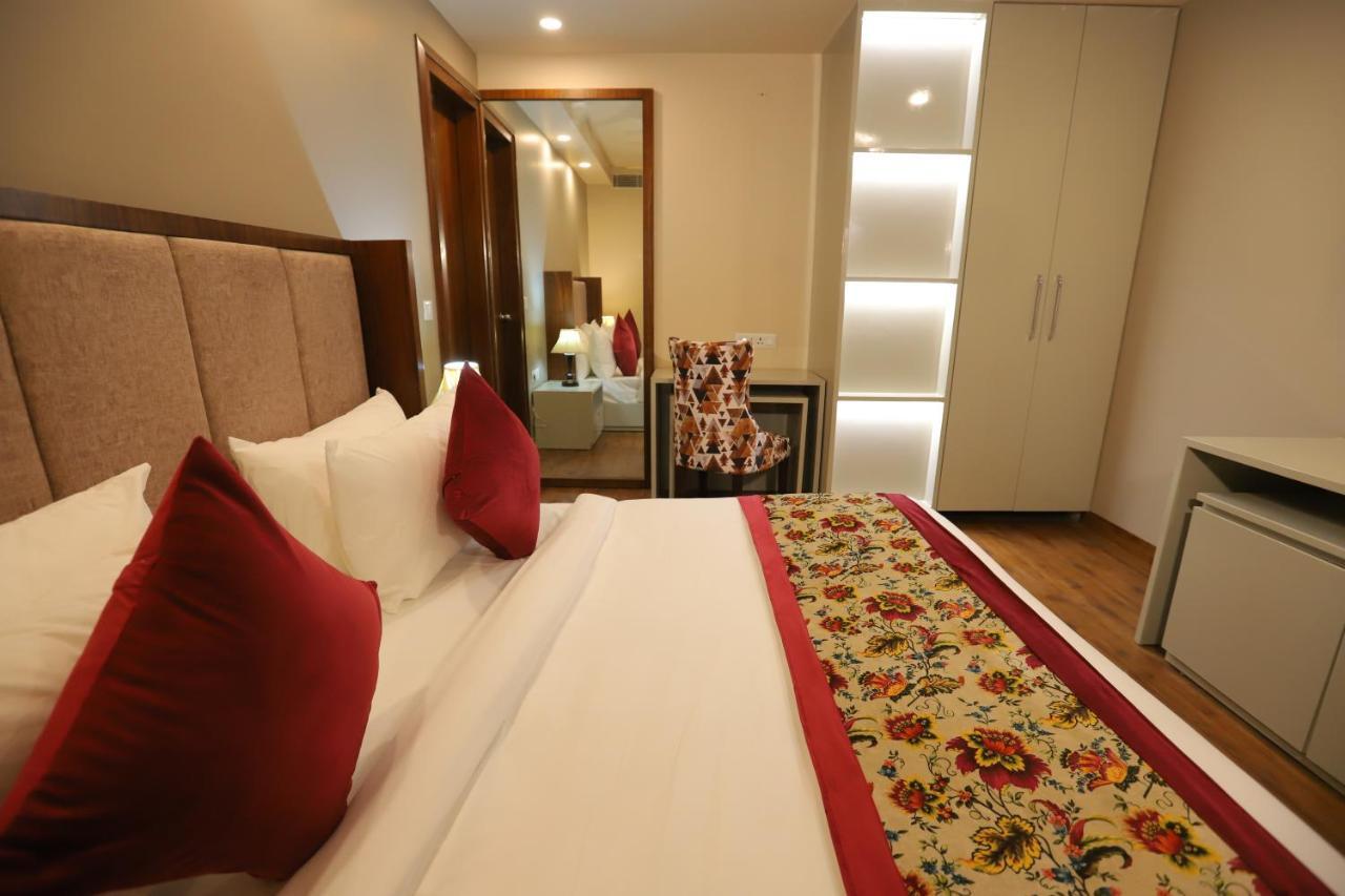 Ip Royal Hotel - New Delhi Buitenkant foto
