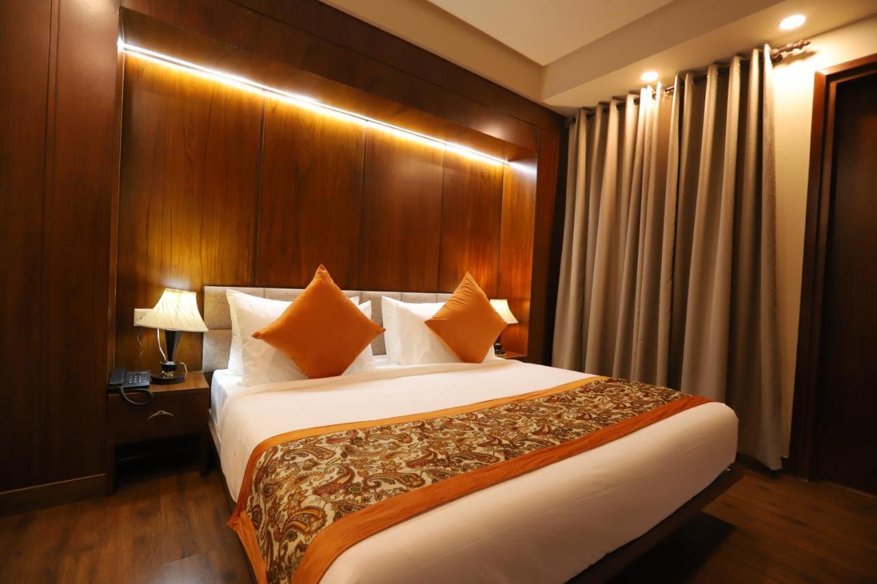 Ip Royal Hotel - New Delhi Buitenkant foto