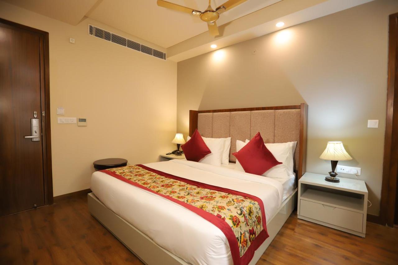 Ip Royal Hotel - New Delhi Buitenkant foto