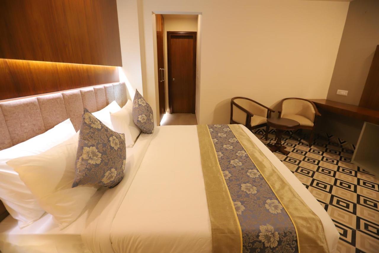 Ip Royal Hotel - New Delhi Buitenkant foto
