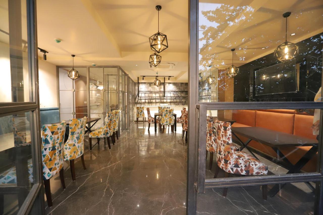 Ip Royal Hotel - New Delhi Buitenkant foto