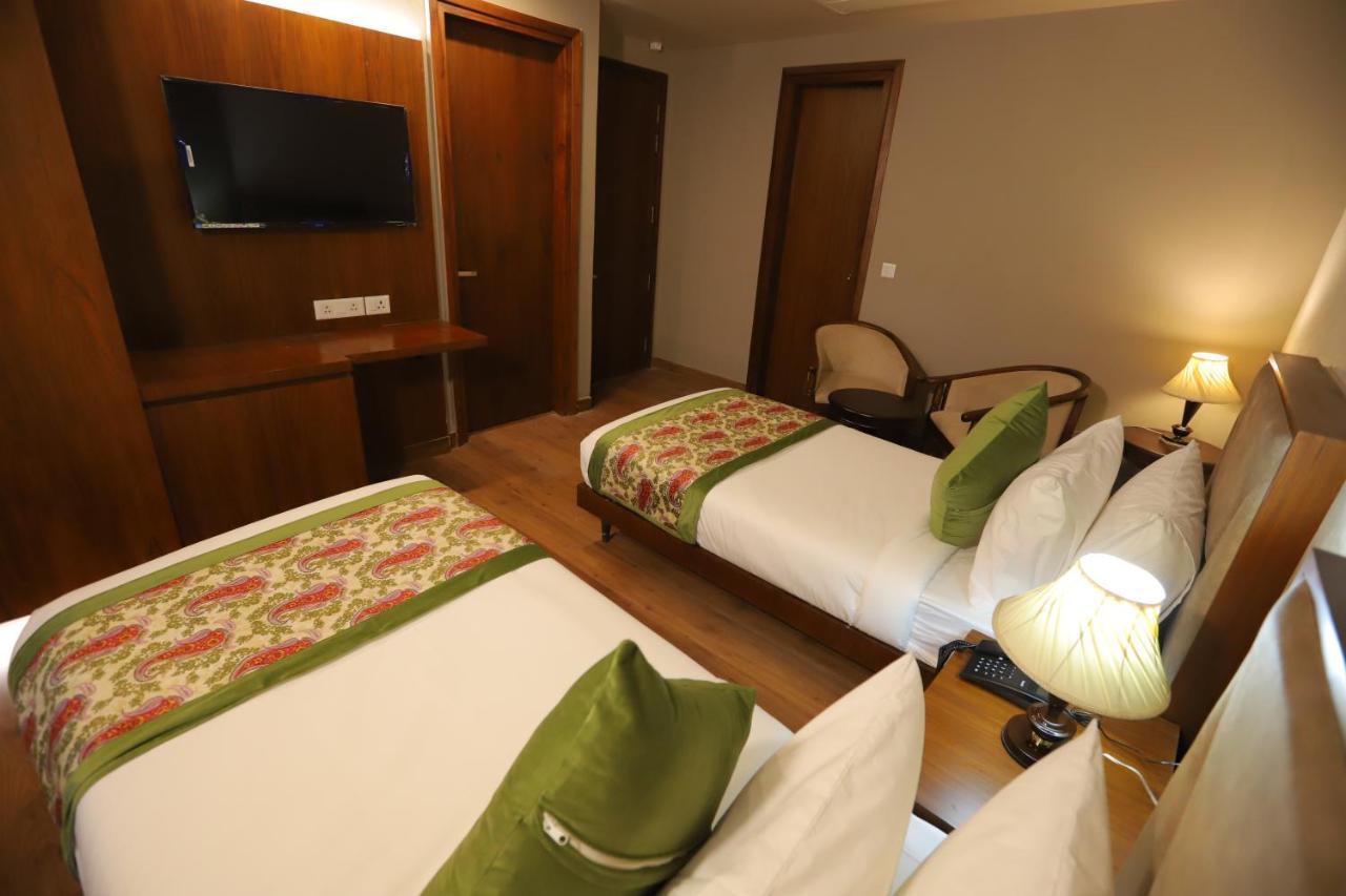 Ip Royal Hotel - New Delhi Buitenkant foto