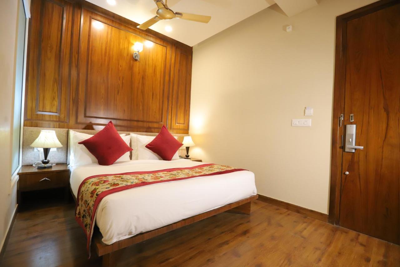 Ip Royal Hotel - New Delhi Buitenkant foto